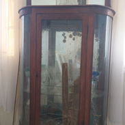 Vitrina de madera y cristal - Img 56881511