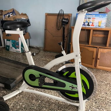 Venta de una escaladora y 3 bicicletas de uso, - 7/10
