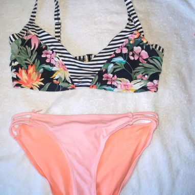 Bikinis - Img 123159800