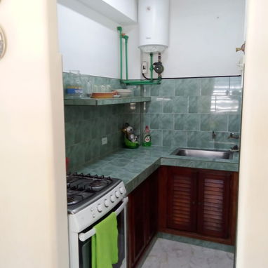 🪶 Apartamento en el Vedado – Tranquilidad y Buena Ubicación - Img 118873566