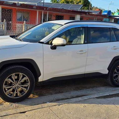 TOYOTA RAV4 (2022) - 2/3
