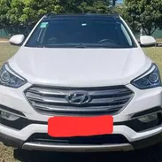 Hyundai Santa Fe 2017 ,en muy buenas condicionesiciones técnicas,pinturas de fábrica,un SUV muy amplio,Con un mantenim - Img 53887286