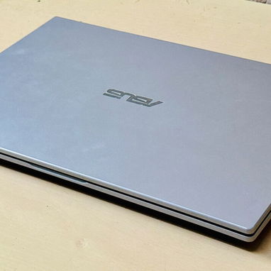 Laptop - 3/4