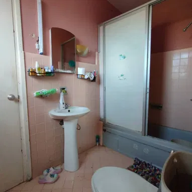Apto en 20 de mayo , 3er piso - 5/9