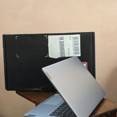Laptop Lenovo IdeaPad 1  (Nueva en Caja ) - 4/4