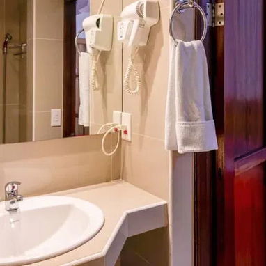 IG Casa de renta en Varadero con jardin y terraza con super agradables espacios y buen precio/House for rent VAR-002 - 6/8
