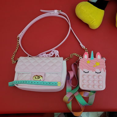 Carteras y gafas para niñas - Img 123261997