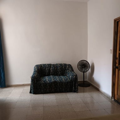 SE RENTA APARTAMENTO DE UN DORMITORIO CERCA DEL VEDADO POR 25 Y MALECON. 53880216 - Img 120336586