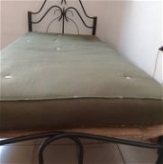 Vendo cama de hierro con colchón de muelles - Img 45714237