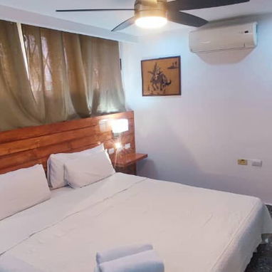 🏠 Hostal De Lujo Sevillano. Confort Total con Wifi incluído y Energía Eléctrica las 24 horas.Capacidad para 14 personas - Img 116850244