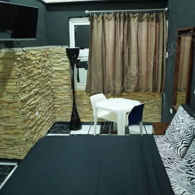 RENTA hostal de 5 habitaciones para 11 personas EN EL VEDADO CAPITALINO, con Qba Hostin 360 - 4/10
