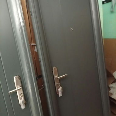 Puerta de metal cromado para exteriores de varias medidas - 3/4
