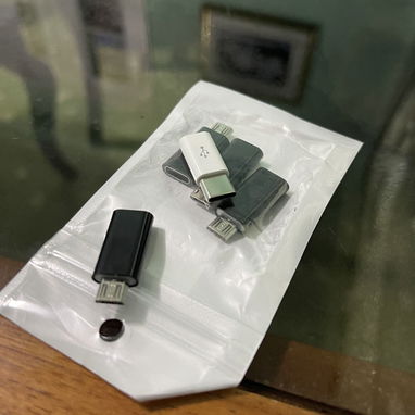 Tengo adaptadores para móviles con muchas combinaciones - Img 84552644