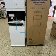 *Dispensador de agua c/agua💦 caliente 1L y fria 2L* *No trae el pomo* - Precio 230 USD - Con transporte - Garantía 1 - Img 57420278