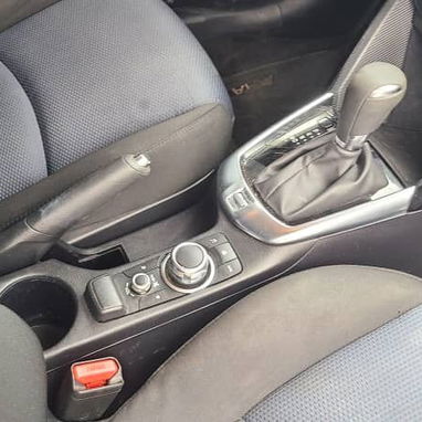 Vendo o negocioToyota Yaris, 2018 automático - Img 111695055