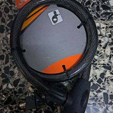 LONA o CAPA de TAPAR MOTO. CAPA Conductor. FORRO ACIENTO. CASCO. GUANTILLA. CANDADO Anticizalla. BAUL. TF:51469270 - Img 106085180