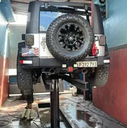 Jeep wrangler original de fábrica importado automático de gasolina 3.8Lt 4x4 - Img 50585589