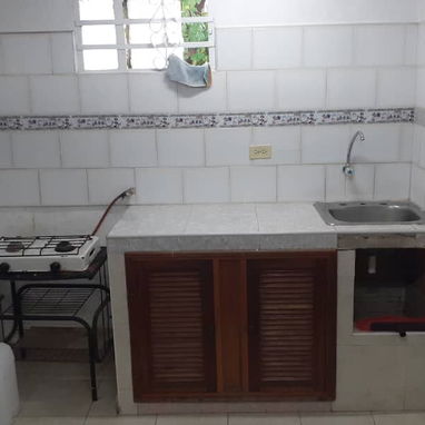 Se rentan 2 apartamentos en línea y B , vedado - Img 123042517