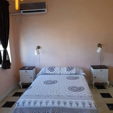 Visita nuestro apartamento ubicado en Calle B, Vedado con una ubicaci贸n privilegiada - Img 114549315