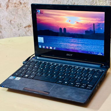 Mini Laptop Acer Equipo confiable con rendimiento ideal para algunos juegos y trabajos de programación informática. - 2/6