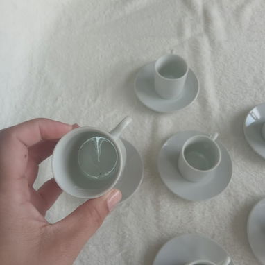 TAZAS DE CAFÉ BLANCAS DE 6 TAZAS Y 6 PLATOS, ENTREGA DE FACTURA, VARIEDAD DE ÚTILES DEL HOGAR, ETC - Img 120784801