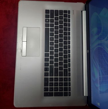 Laptop HP  - Pantalla: 17 pulgadas - Procesador: i3-1115G4 - Ram: 12GB (expandible) - Almacenamiento: 250GB SSD (expandi - Img 97278283