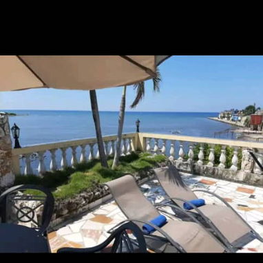 Renta de casa con piscina con vista al mar. Alquiler de casa con piscina en Playa. - Img 120960485