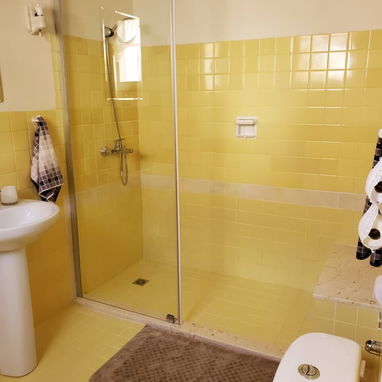 Espectacular propiedad horizontal en zona de embajadas con 5 cuartos y 5 baños!! De lujo actualmente rentada!! En oferta - Img 82255588
