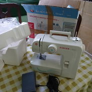 MAQUINA DE COSER SINGER - Img 56038685
