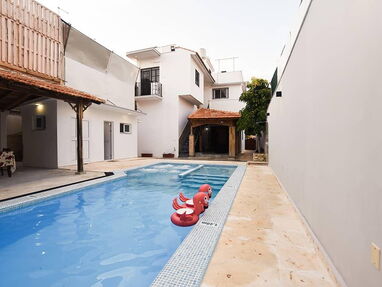 Lujosa casa de alquiler en La Habana! piscina+jacuzzi+grill+5habitaciones+baños privados - Img 64461282