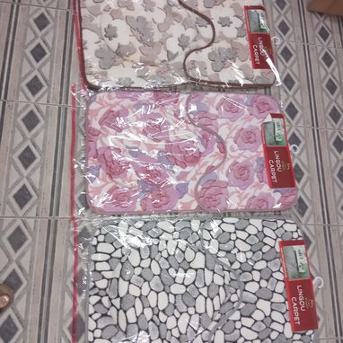 SET DE 3 ALFOMBRAS PARA BAÑOS, ENTREGA DE FACTURA, VARIEDAD DE ÚTILES DEL HOGAR, ETC - Img 117291985