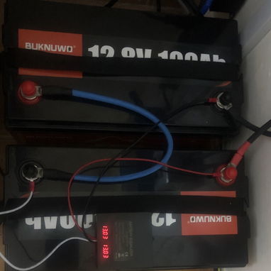 ⚡ KIT SUMRY 4000W + DOS BATERÍAS 12.8V 100Ah + TRANSFER SACO 100А + CABLES + BATTERY EQUALIZER – $1300 USD - 2/4