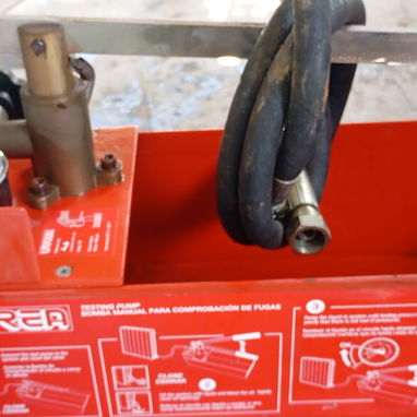 Bomba manual para comprobar fugas - 2/2
