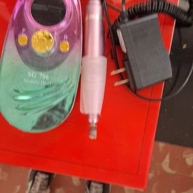 Mesa para Manicuri Con todo Lista para llegar y trabajar. - 8/10