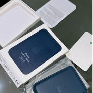 Apple MagSafe Leather Wallet - Img 58215434