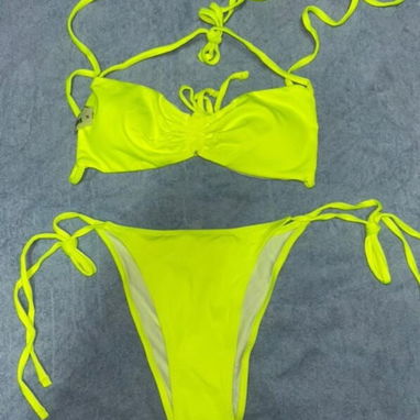 Bikinis - Img 123357759
