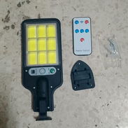 Lampara led solar con sensor, mando a distancia - Img 55909175