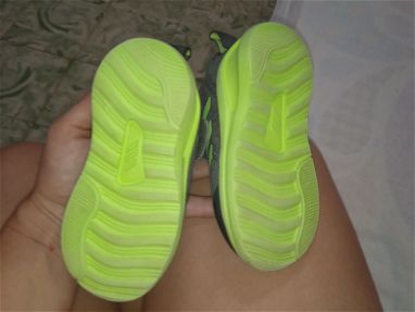 Vendo zapatos de niño Adidas original - Img 67095198