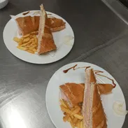 Busco trabajo ayudante de cocina - Img 56236486
