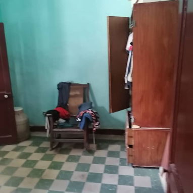 Venta de casa en Centro Habana en calle Málaga, cerca dela tienda YUMURI. #182 - Img 124104987