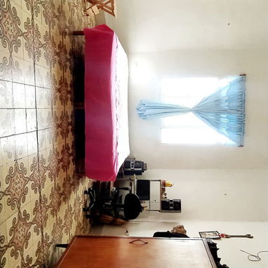 ajustable con dinero en mano - 5/9
