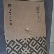 MIKROTIK SXT SQ LITE5 PRÁCTICAMENTE NUEVOS SE LE PRUEBA TODO LOS ACCESORIOS - Img 57837413