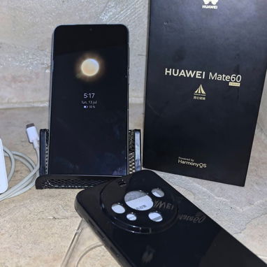 Huawei Mate 60 prácticamente nuevo en su caja con accesorios. - Img 125863535