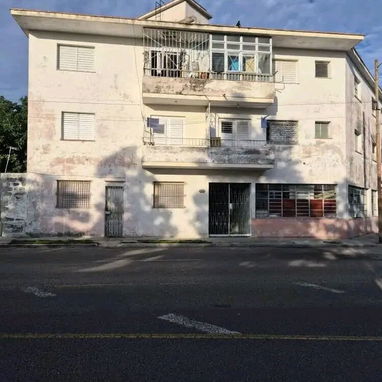 Permuto Apt Capitalista de 2/4 dentro del Vedado y Nuevo Vedado - Img 124905813