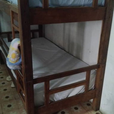 Litera de madera con sus dos colchones - Img 123519702