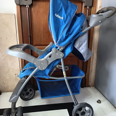 Coche para niños o niña - Img 118978562