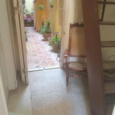 vendo casa en bajo puerta calle en centro Habana lealtad y condesa - 5/10