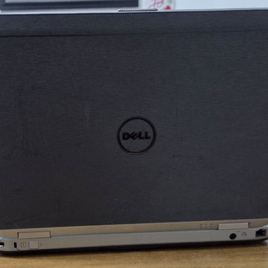 Vendo laptop i5 de tercera 60 USD - Img 119587227