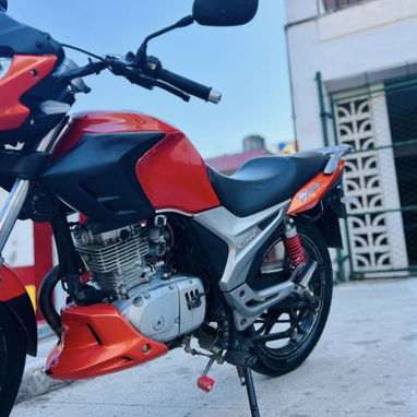 Moto Zuzuki - 3/4