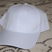 gorra blanca - Img 43491541